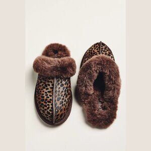 NEW UGG Size 6 Women's Scuffette Caspian Slippers - Burnt Cedar